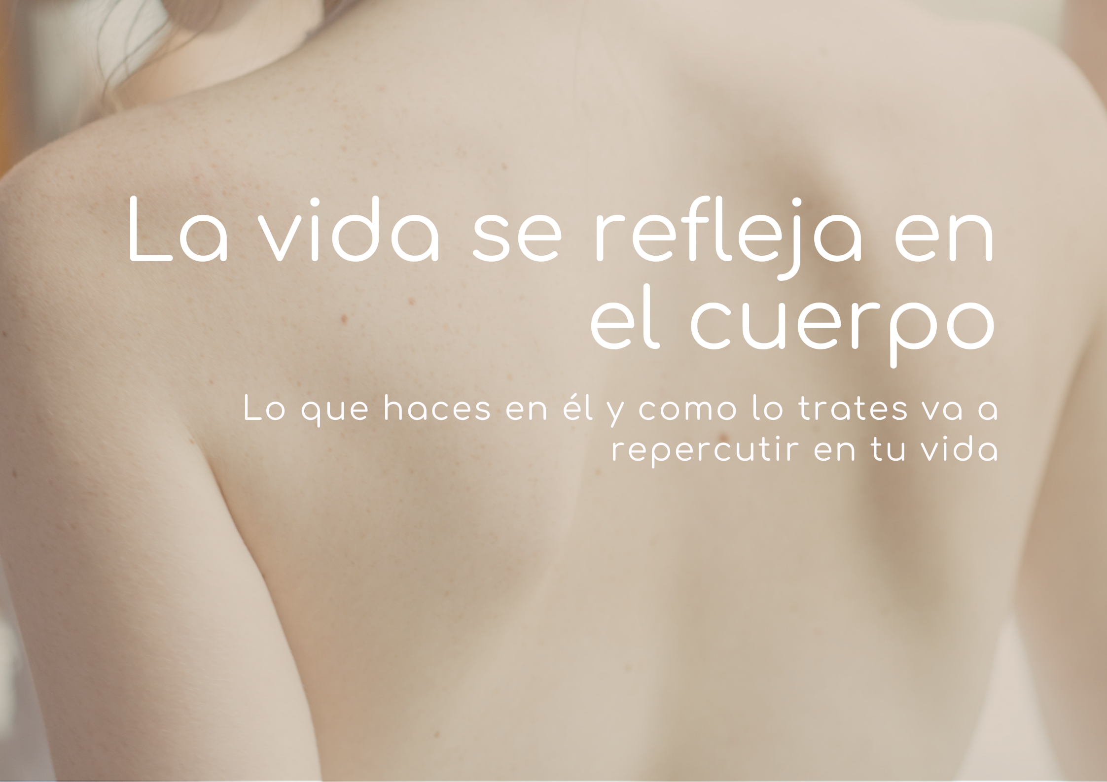 Mujer disfrutando de su cuerpo